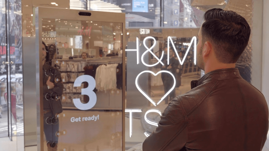 Business Insider: H&M is trialing a smart mirror that suggests outfits for you — and customers love it